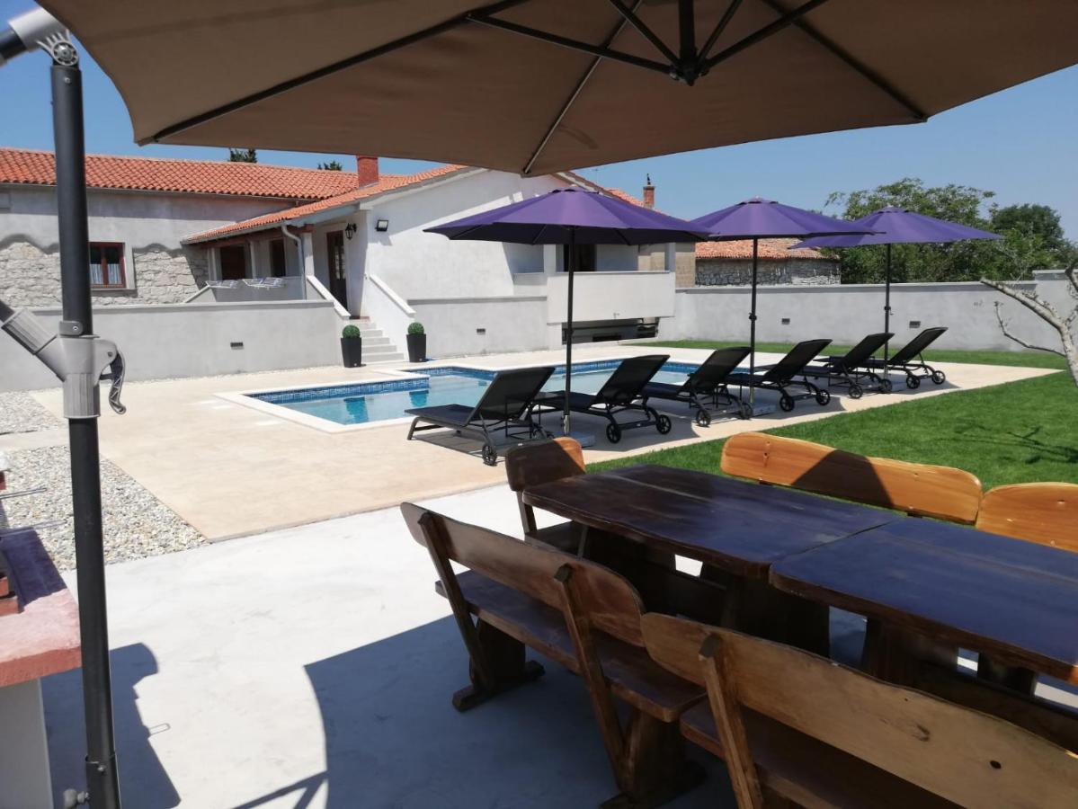 Holiday Home Victoria Porec Bagian luar foto