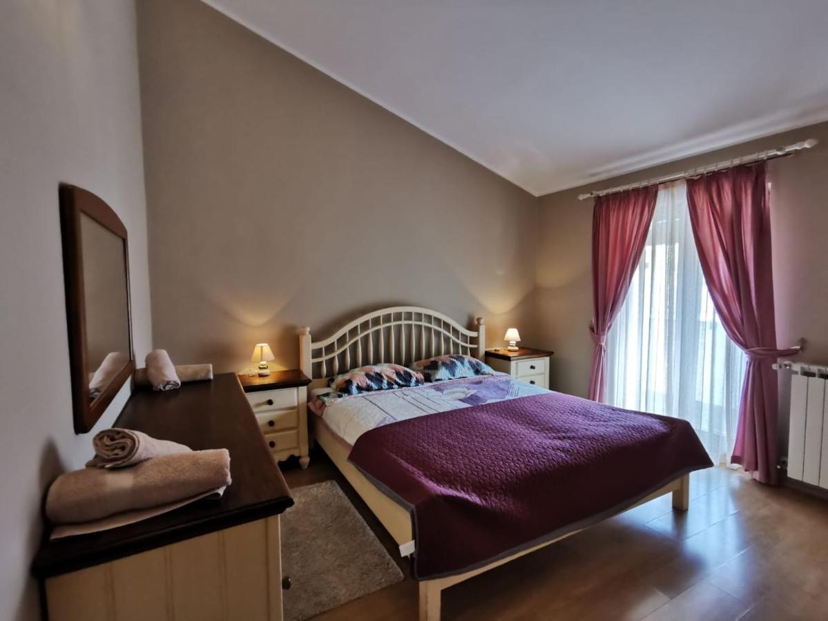 Holiday Home Victoria Porec Bagian luar foto