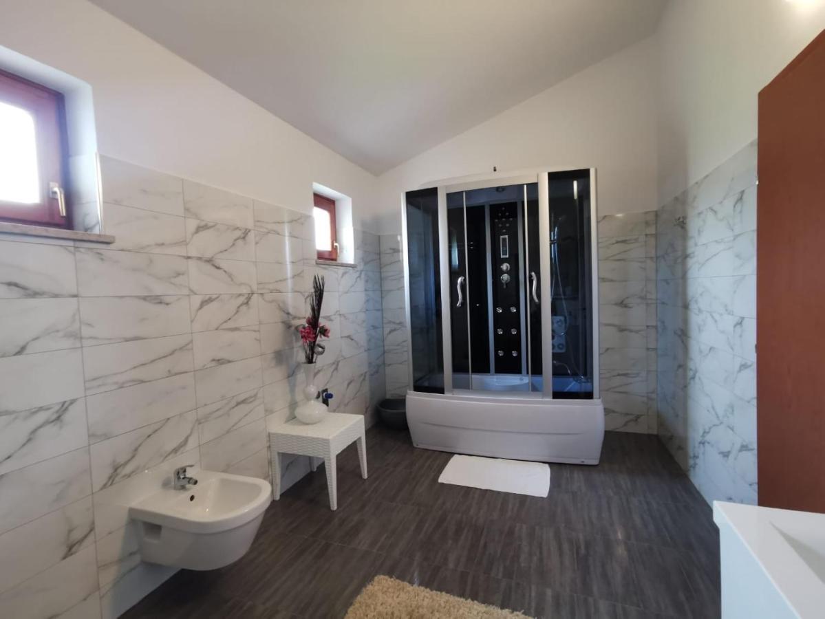 Holiday Home Victoria Porec Bagian luar foto