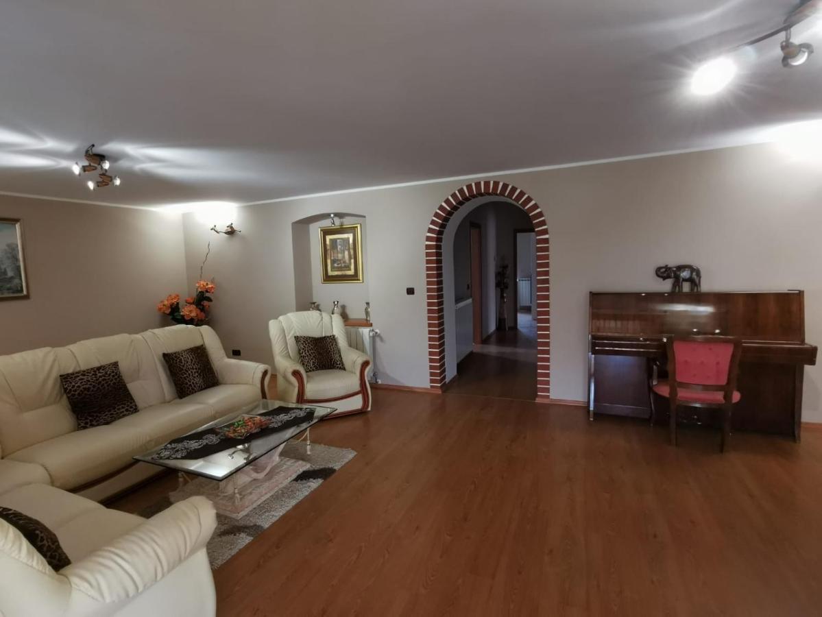 Holiday Home Victoria Porec Bagian luar foto