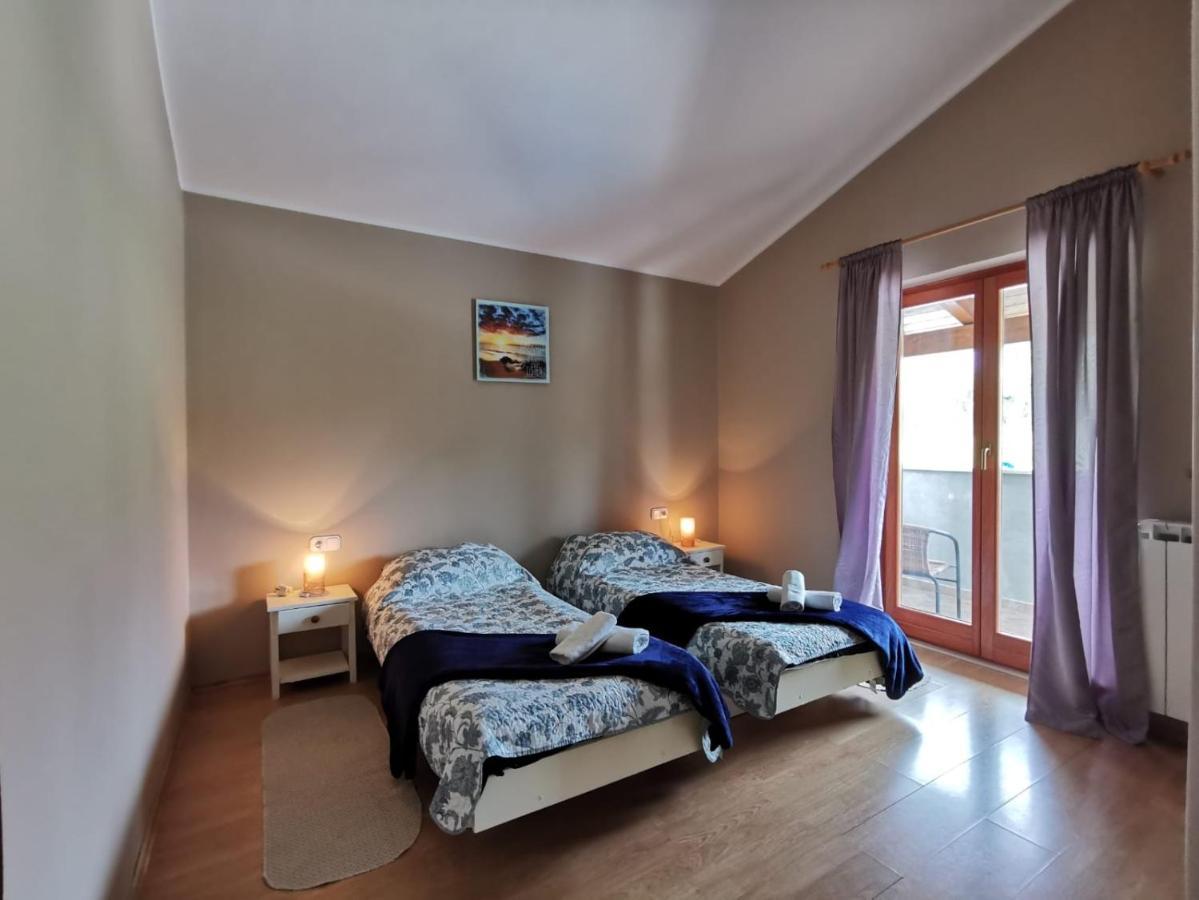 Holiday Home Victoria Porec Bagian luar foto